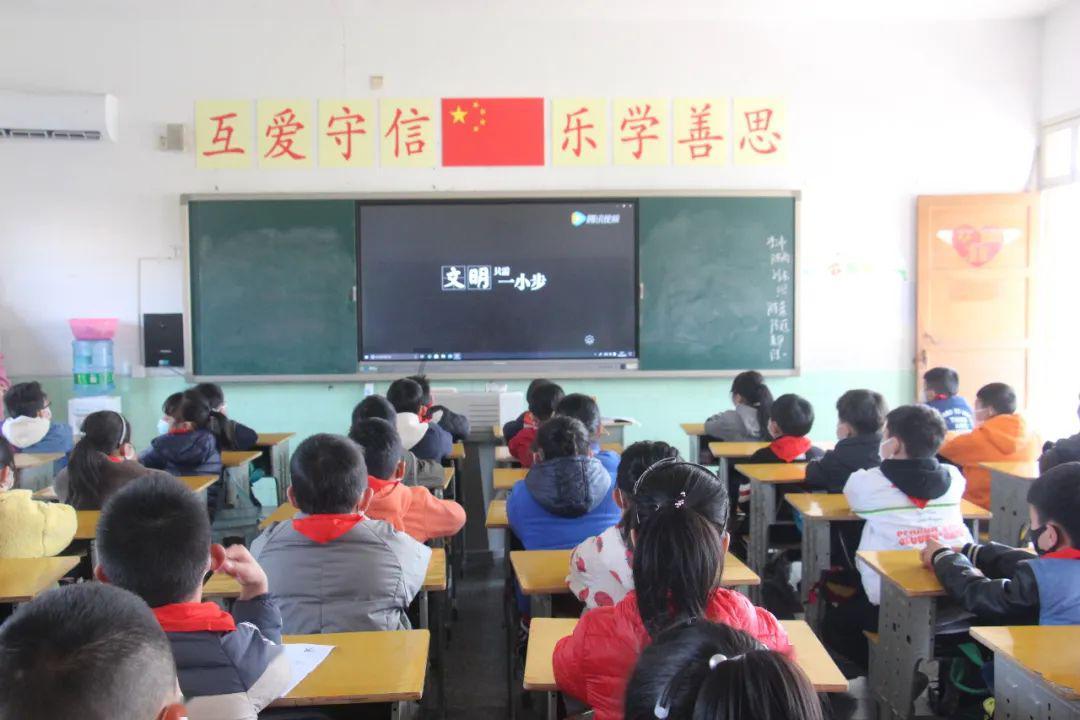 我妹老公的妹妹我叫什么称呼？